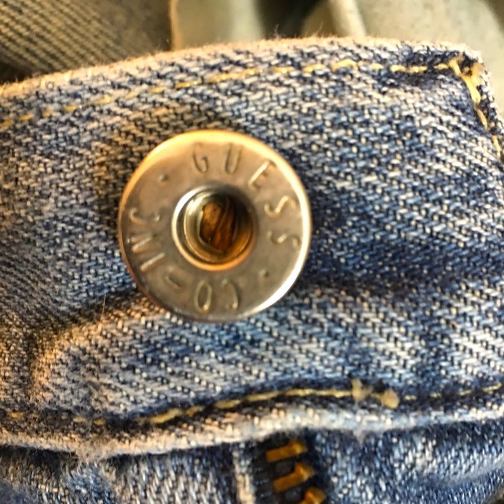 GUESS DISTRESSED DENIM  - Picture 6 of 7